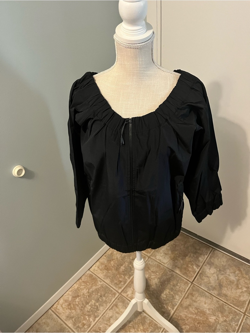 GSTQ Off Shoulder Zip Top Black Puff Sleeve NWT Size M $128